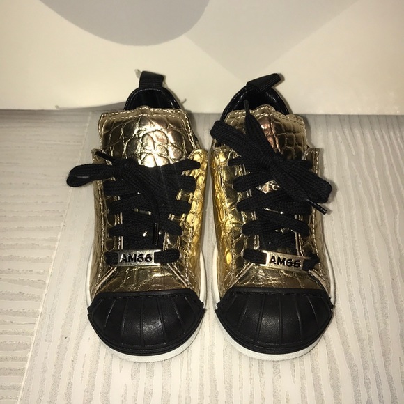 Shoes - Picture 3 of 7